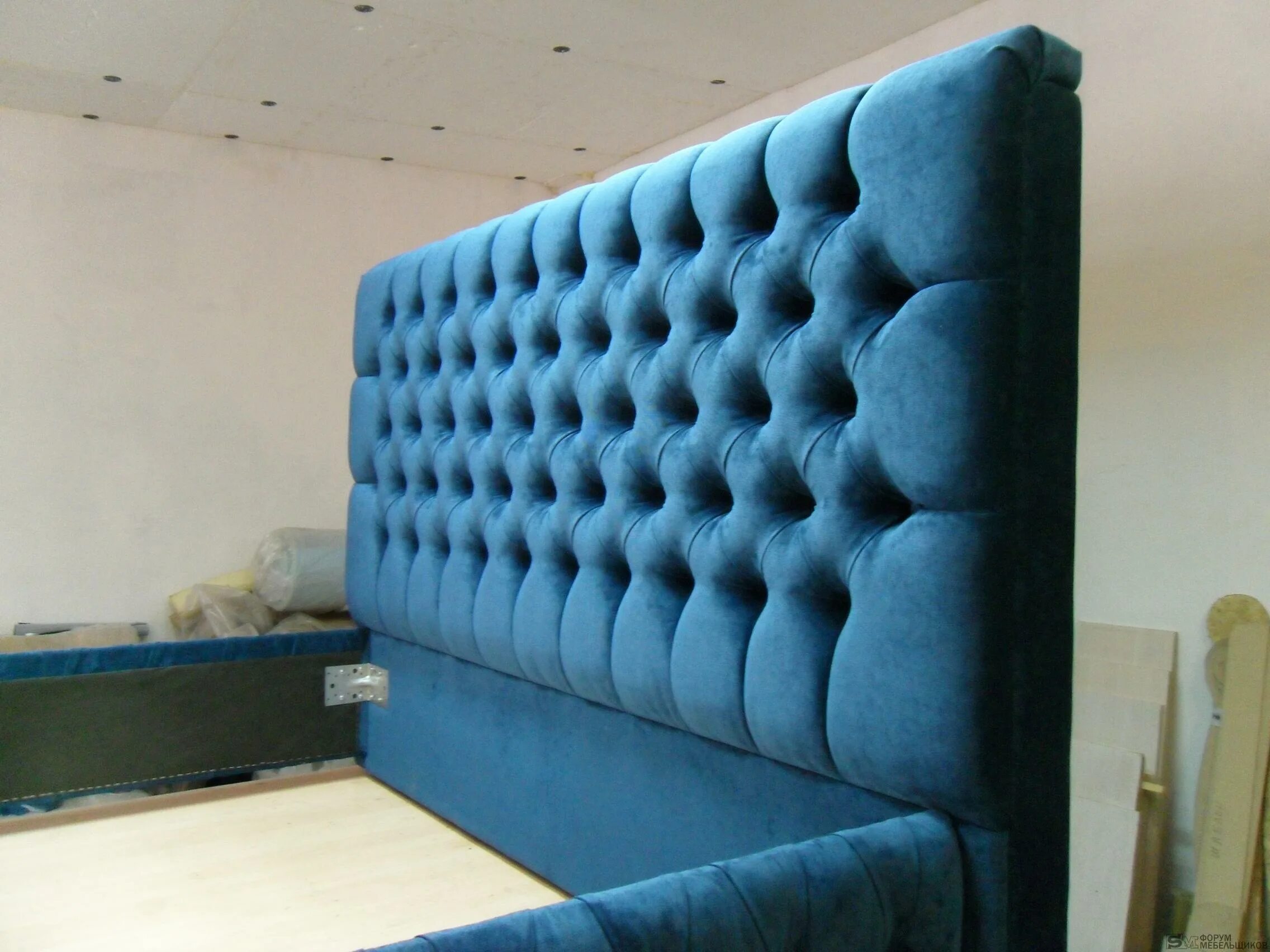 Кровать с каретной стя. Каретная стяжка для pro100. Мебель с каретной стяжкой. Капитоне каретная стяжка. Корректная стяжка.