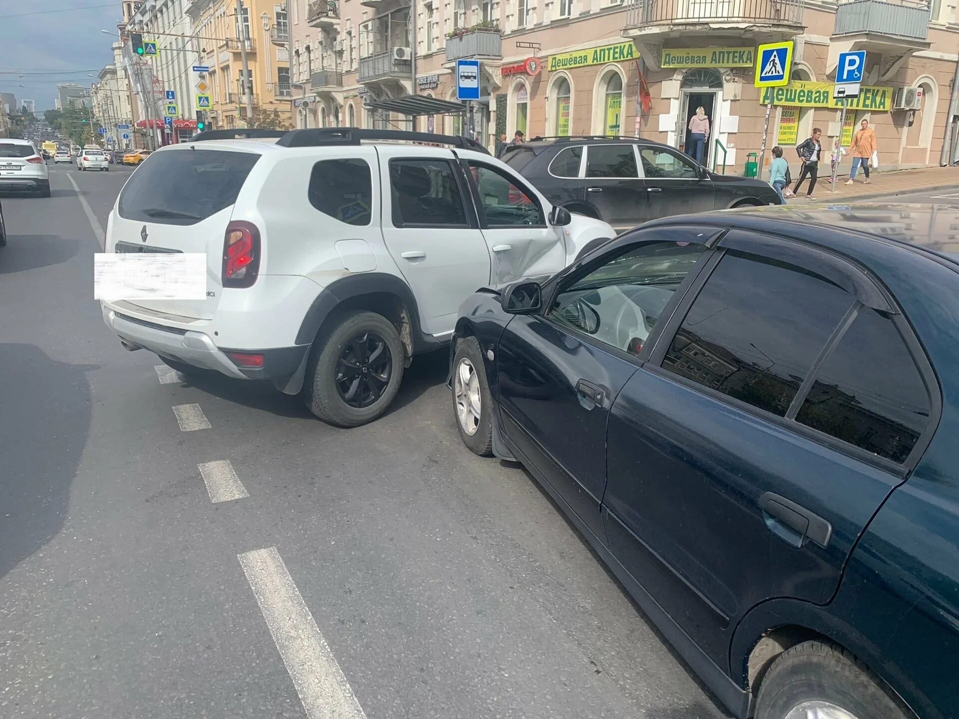 Ростов на дону дтп вчера. Авария на портовой в ростове сегодня. Ростов на дону дтп вчера. Дтп ростов на дону вчера. Авария в ростове на дону сегодня на большой садовой.