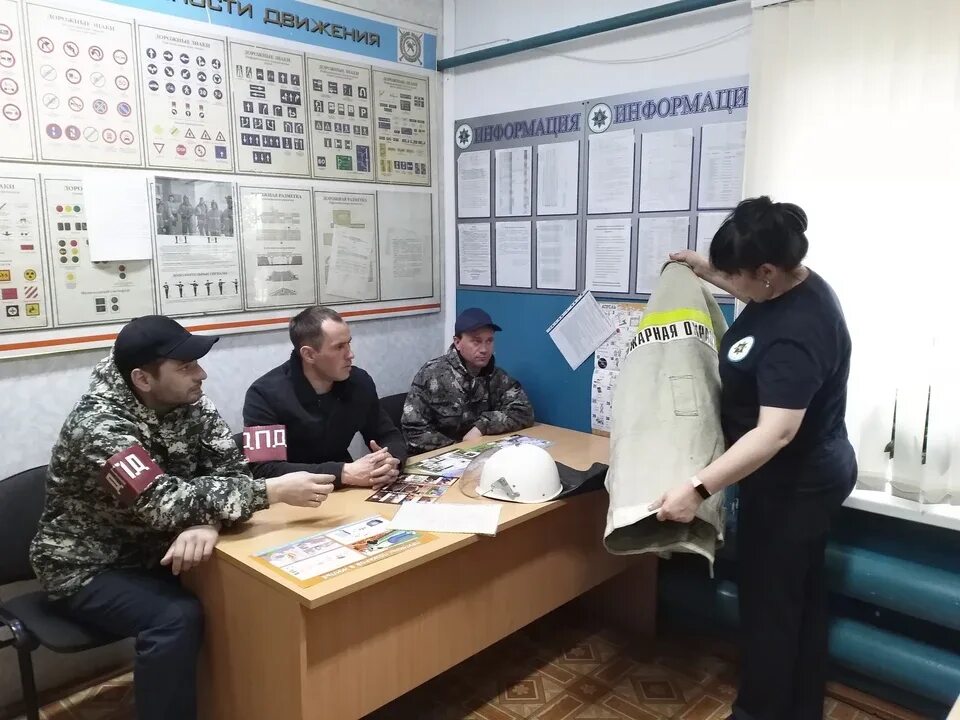 Ку центроспас. Добровольцы хмао. центроспас мчс. центроспас югория по советскому району фото. волонтеры спасатели.