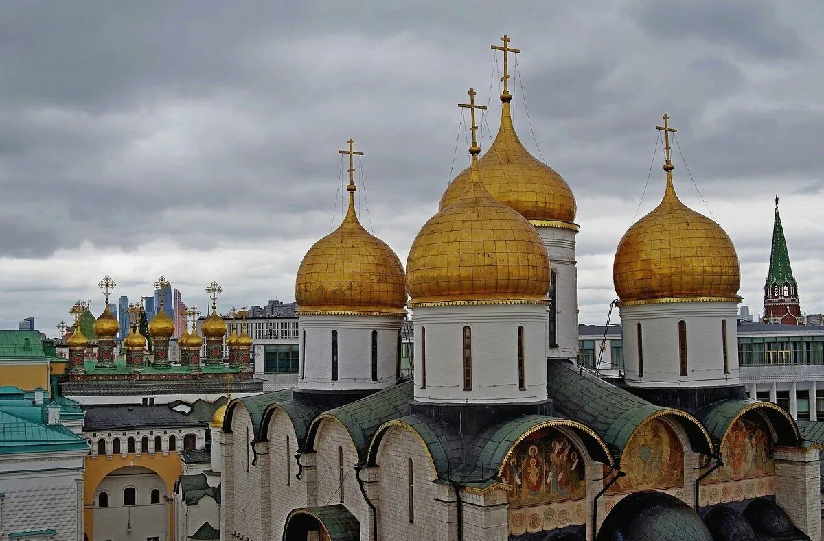 храм василия блаженного московского кремля. золотые купола кремля. благовещенский собор собор московского кремля. золотые купола кремля. успенский собор московского кремля.