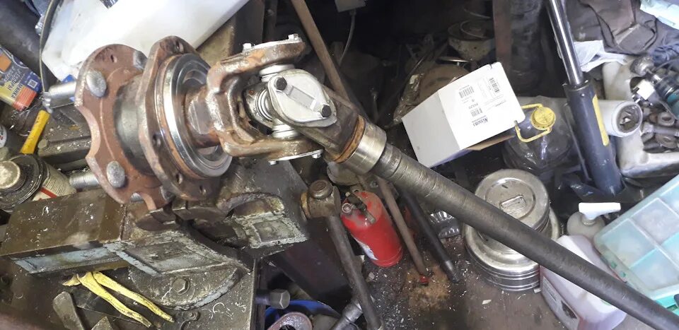 Болт шруса газель 4х4. Шрус газель 4х4. Шрус передний газель 4х4. Привод переднего моста соболь 4х4 правый. Вилка шарнира наружная "газ" 4х4 соболь.