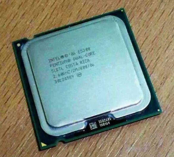 Процессор — Intel Pentium Dual-Core e5300(2.60ГГЦ, 2мб, 800мгц, em64t) socket775.. Intel Dual Core e5300. Pentium e5300. Процессор пентиум e5300 процессор. Intel pentium e5300