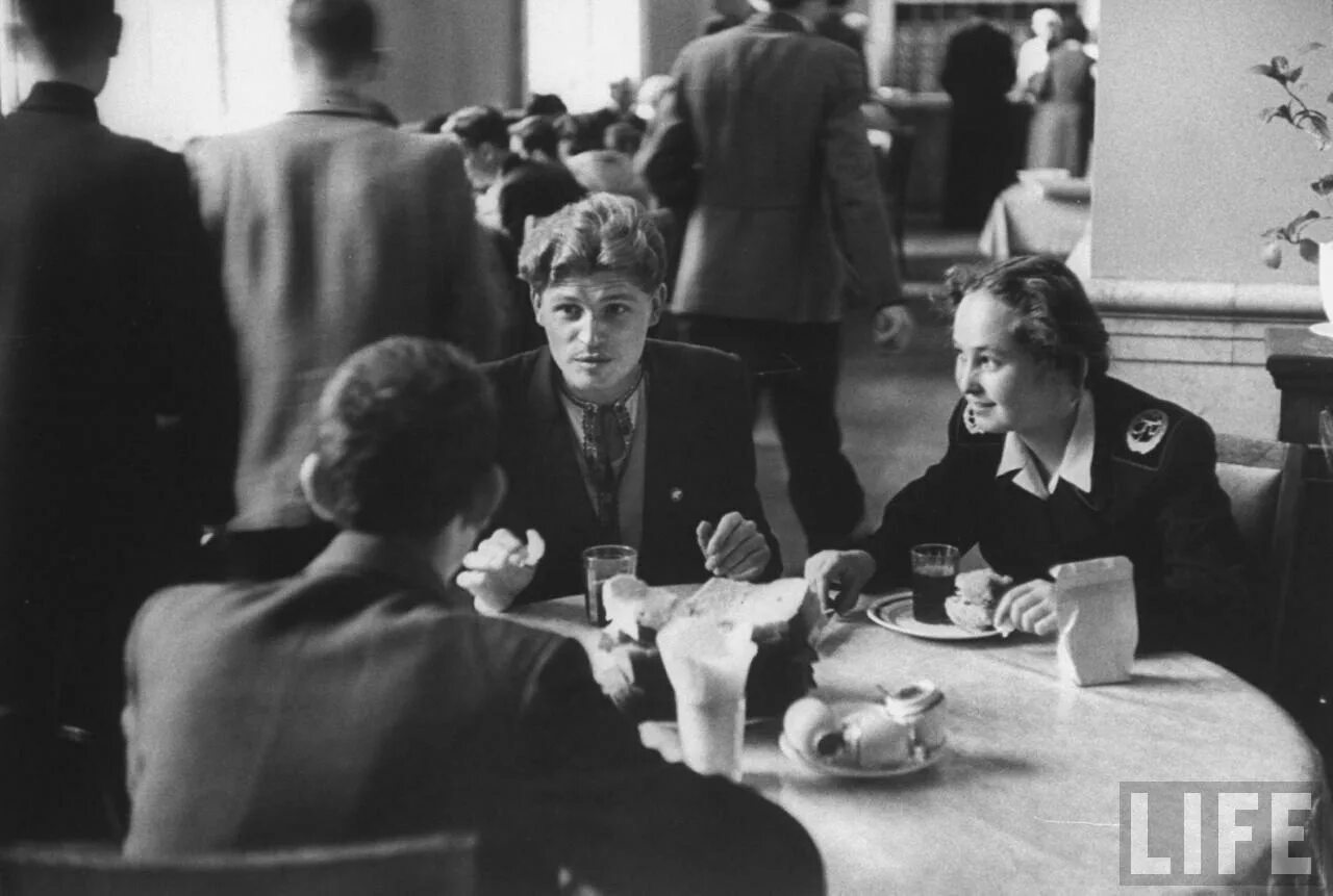 вузы ссср. советские студенты. студенты 70-х годов. студенческие вечеринки 60 годов. молодежь ссср 1960е москва.