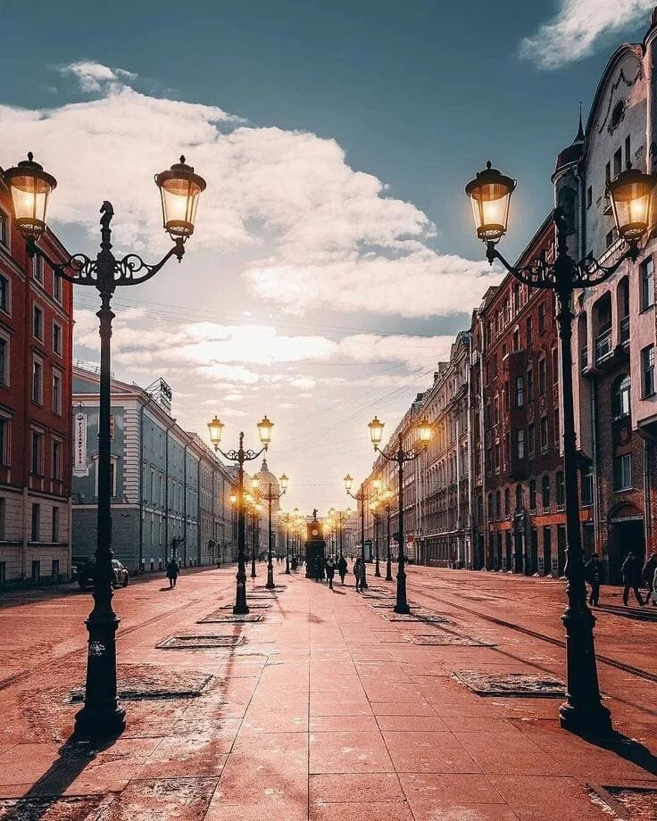 Санкт петербург ул добрая. Санкт петербург ул добрая. Питер ночью невский невский проспект. Улица пестеля ленинград. Невский в санкт-петербурге на рассвете.
