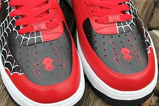 Найк человек паук кроссовки Nike. Nike Air Jordan 1 Spider man. Nike Air Force Spider. Nike Air Shoelaces.