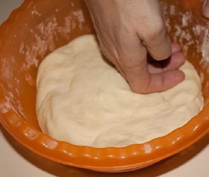 Тесто на пирожки. Замешивание теста на пиццу. Быстрое мягкое тесто. Тесто на дрожжах. Приготовление теста для пиццы.