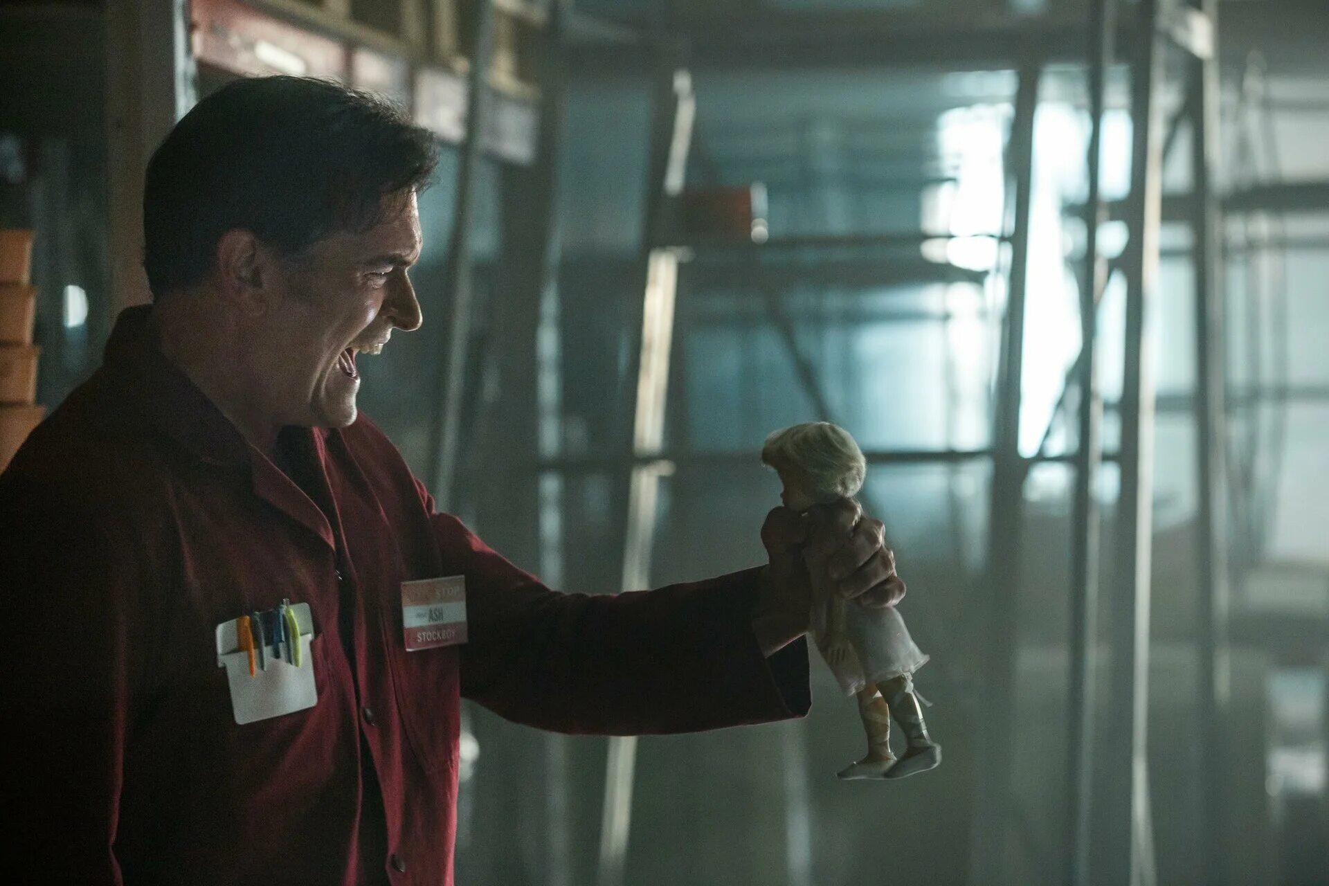 Брюс кэмпбелл эш против зловещих мертвецов. Эш против зловещих 1. Брюс кэмпбелл зловещие мертвецы. Брюс кэмпбелл зловещие мертвецы. Эш уильямс против зловещих мертвецов.