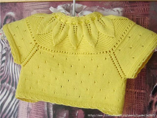 вязаные платья для девочек с круглой кокеткой. детская кофточка с круглой кокеткой спицами. кофта с кокеткой листиками. детская кофточка с круглой кокеткой. платье с круглой кокеткой спицами для девочки.