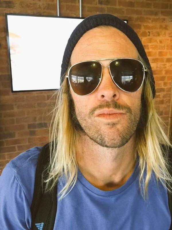 Taylor hawkins. Тейлор хокинс. тейлор хокинс из foo fighters. taylor nirvana.
