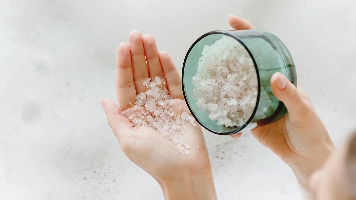 Содовые ванны. Ванна с содой и солью. После солевой ванны. Солевые ванны. Ванночка с солевым раствором.
