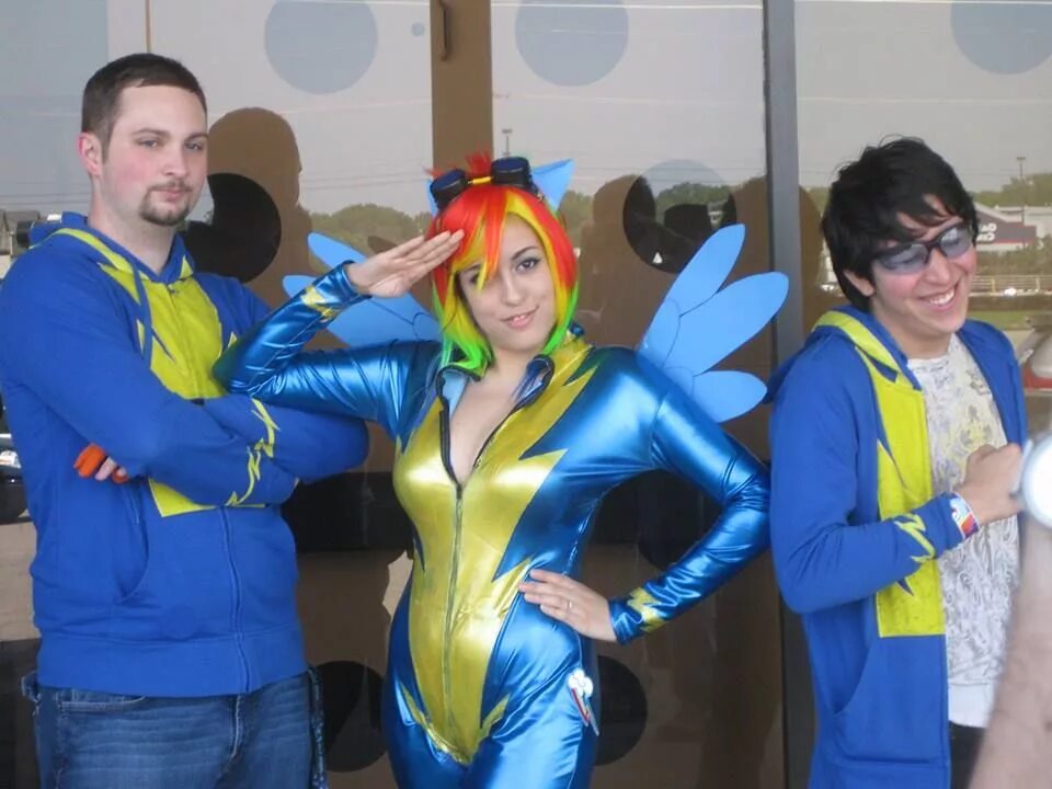 Dash cosplay. Wonderbolt косплей. Косплей Рейнбоу Дэш. MIME and Dash косплей. Косплей k Dash.