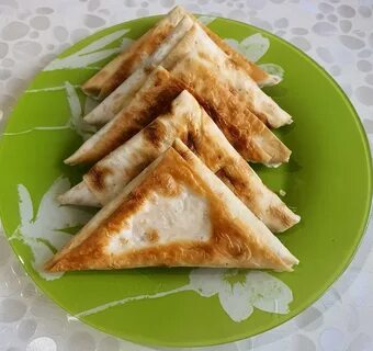 Треугольники с курицей и сыром