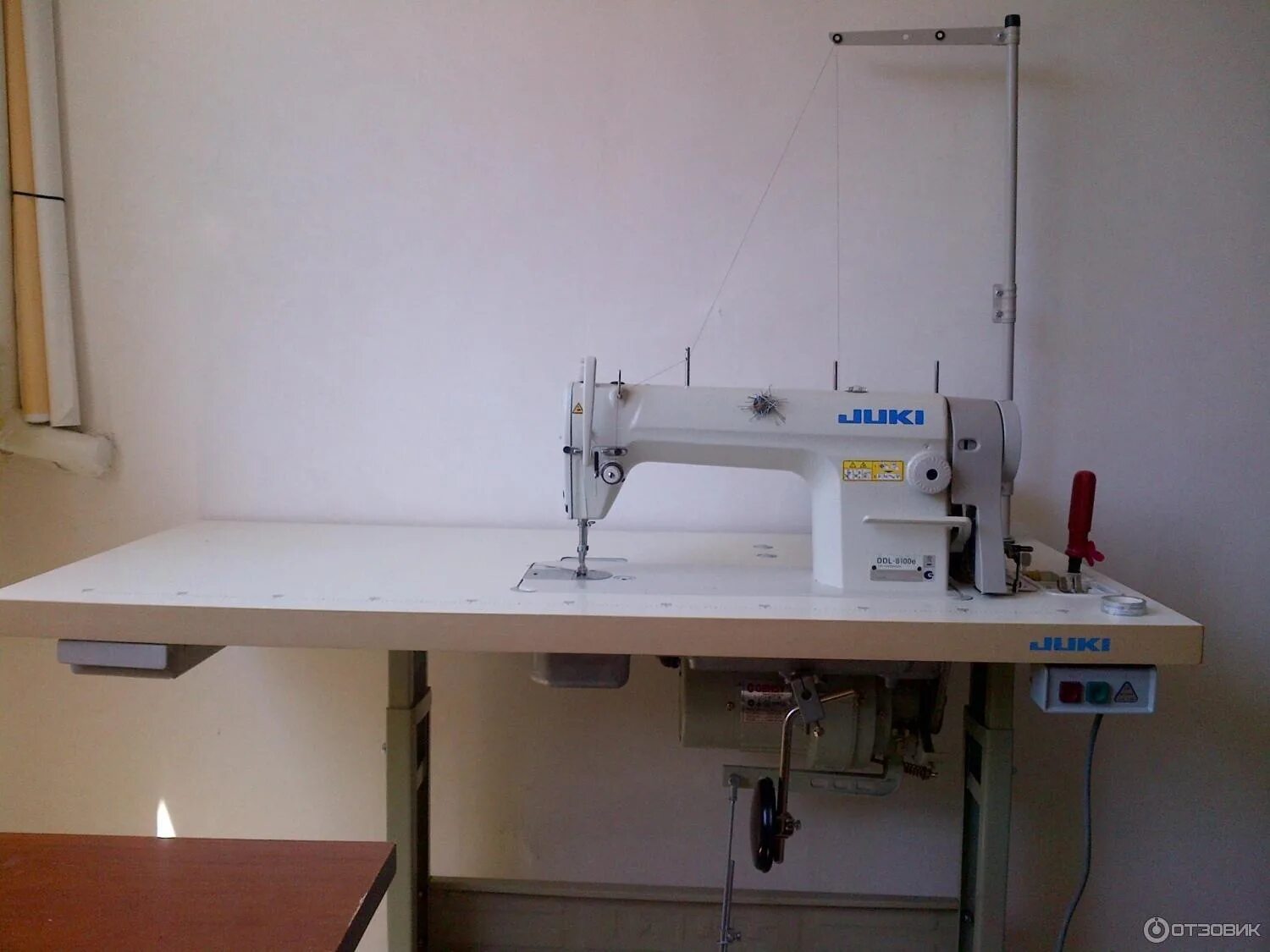 Швейная машина профессиональная со столом. Juki ddl-8700. Сируба l918 nh1. Швейная машина джуки 8700. Джуки швейная машина бытовая.