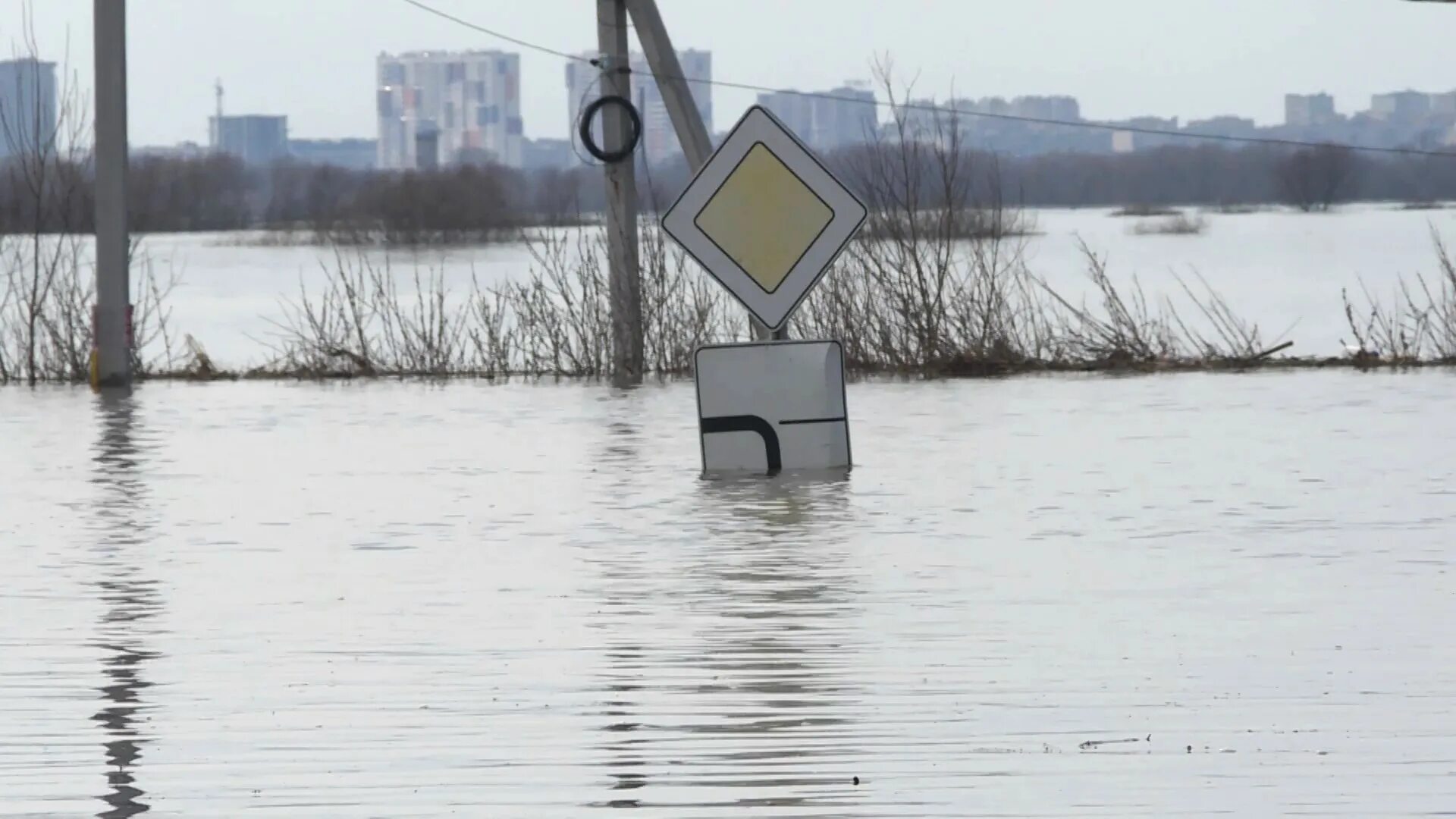 Половодье в Рязани 2023. Наводнение. Разлив Оки. Разлив Оки 2023 год.