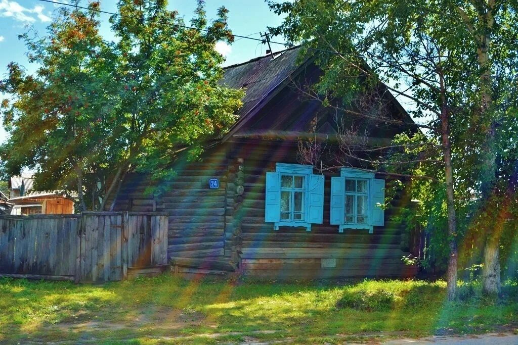 Город где ждут. Домик в деревне. Деревенские дома. Родной дом. Родной деревенский дом.