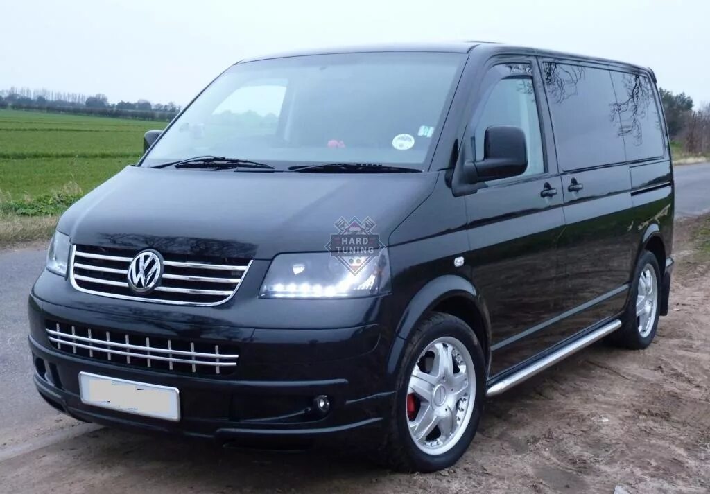 Фольксваген т5 2005. Фольксваген Транспортер т5 черный. Volkswagen Transporter t5 дорестайл. Чёрный Фольксваген VW-t5. Фольксваген Транспортер т5 дорестайлинг.