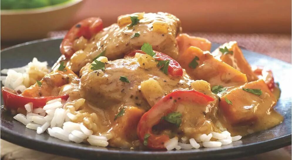 Кур кусочки с овощами. Фрикасе с рисом. курица с овощами. свинина с овощами, тушеная в сливках. курица тушеная с овощами.