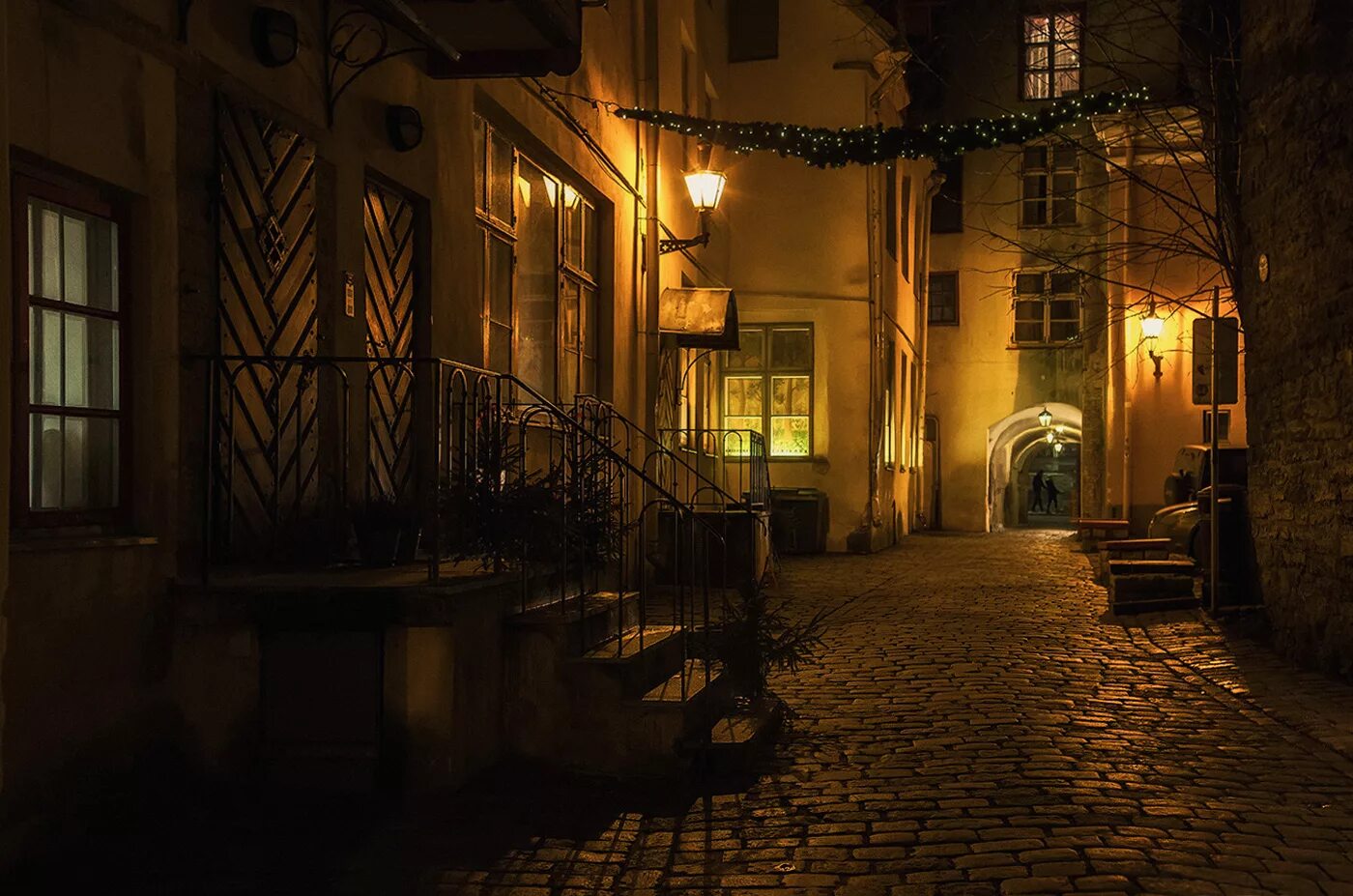 Тёмный переулок 19 века. Темный переулок 19 век. Тёмный переулок фон 19 век. Вечерняя улица. Вечер улица фонарь