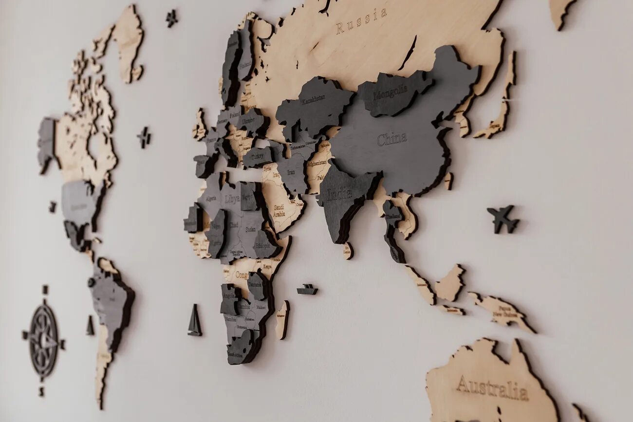 Пазл из дерева на стене. Объемная карта мира. Карта на фанере. 3d карта из дерева. 3d карта из дерева.