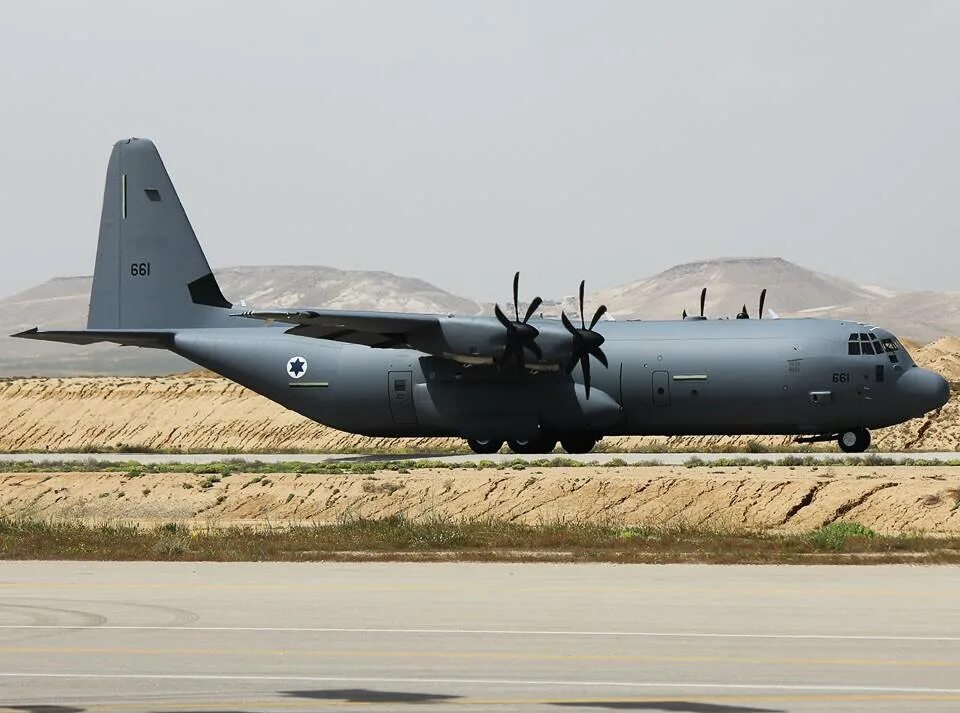 Lockheed c130j Hercules. C-130j super Hercules. Lockheed Martin c-130j-30 Hercules. Lockheed Martin c-130.