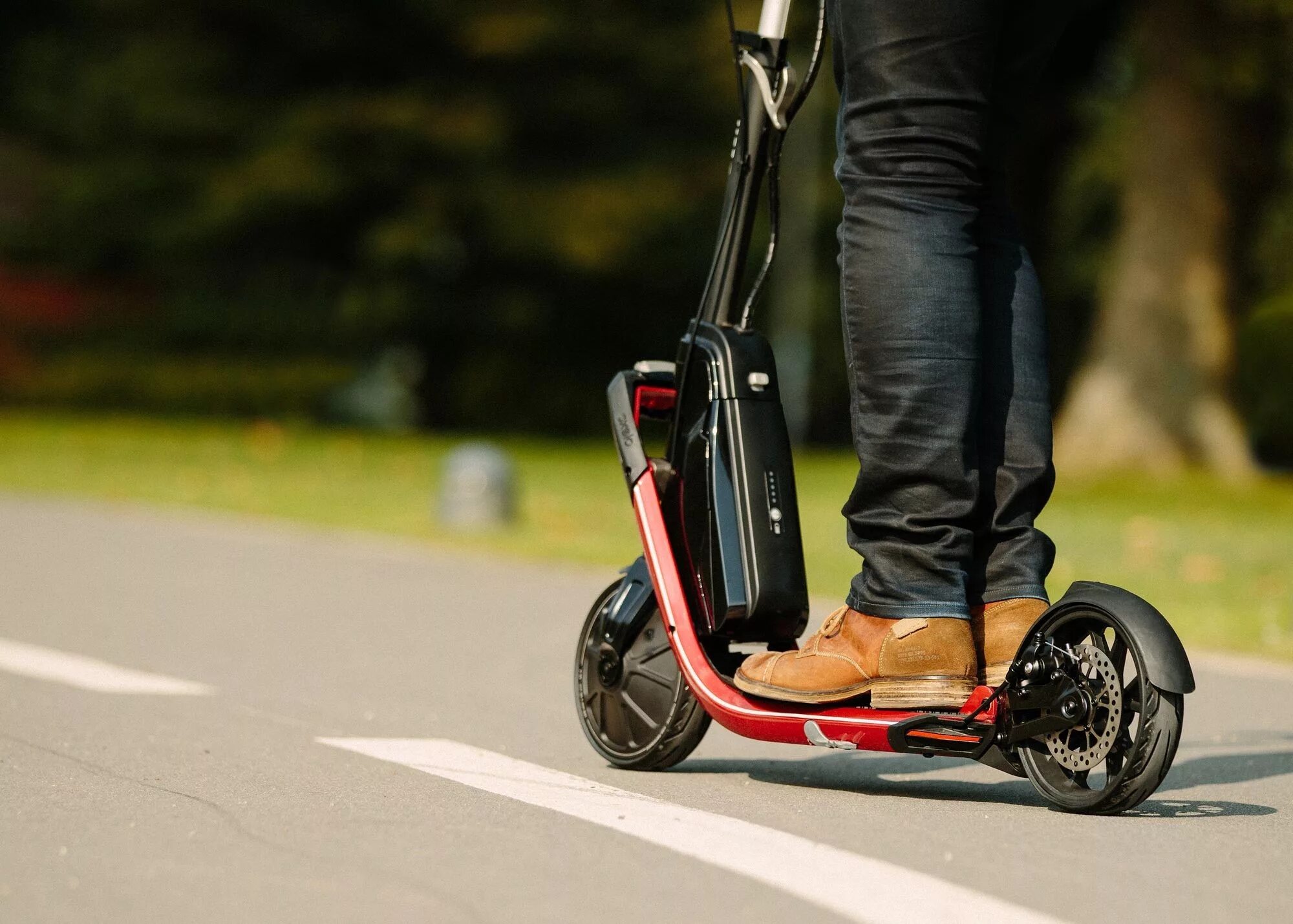 Человек на самокате. Гибдд и самокаты. Электросамокат ростов. Изменение самокат. Электросамокат чтобы возить детей.