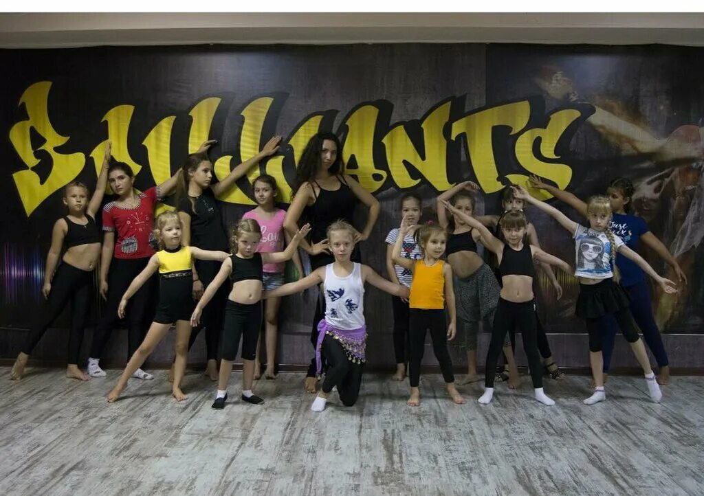 школа танцев. A&t studio краснодар. студия танцев. детский танец из другой оперы. танцевальная студия краснодар.