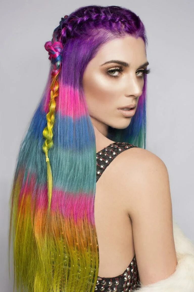 разноцветные пряди. разноцветные волосы. цветные пряди на рыжих волосах. радужные волосы. яркие красивые прически.