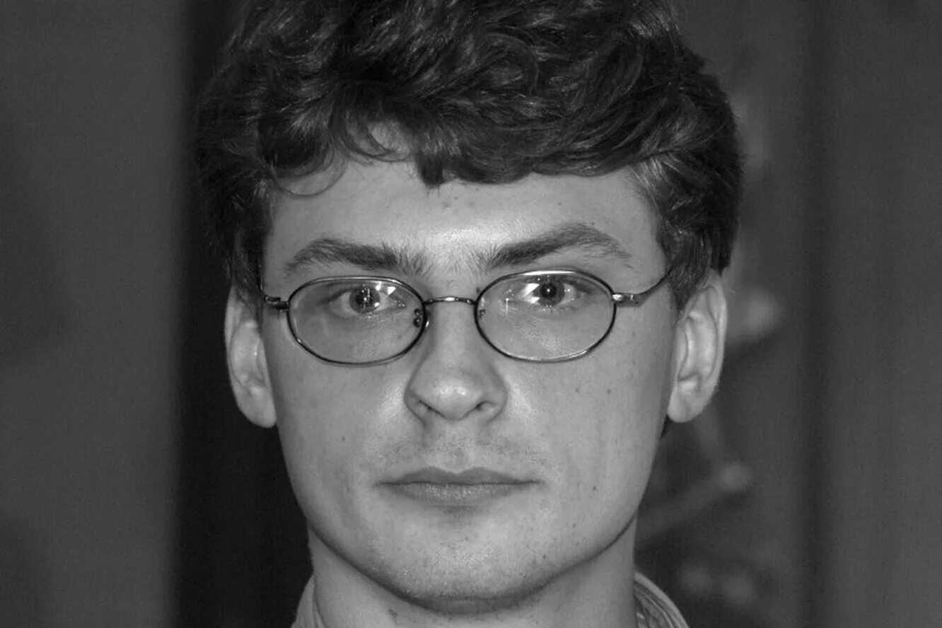 Спектакль вишневый сад лопахин. Садовой актер. Садовой актер. Артист с одессы фото. Садовой актер.