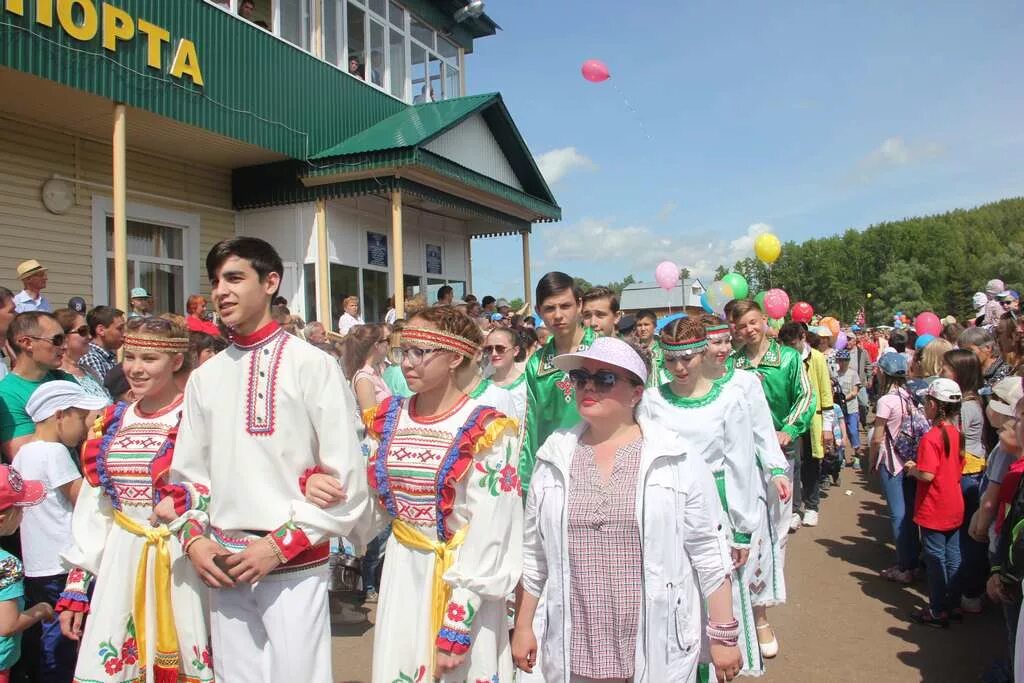 Погода в мишкино на 3. Мишкинский район село Мишкино. Сабантуй Мишкино. Сабантуй Мишкино Башкортостан. Памятники села Мишкино Башкортостан.