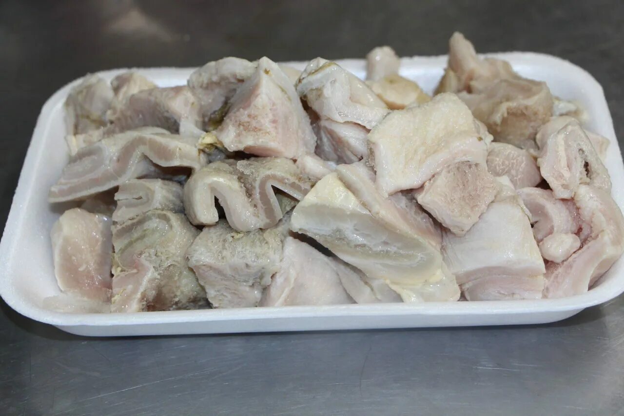 Как готовить рубец для собак. Требуха желудка говяжья. субпродукты рубец говяжий.