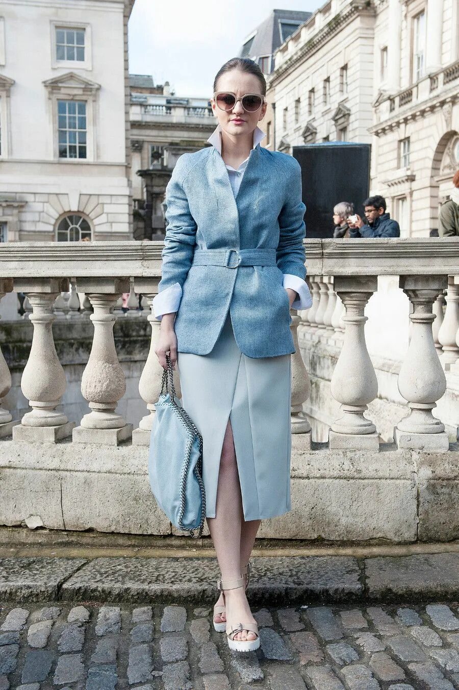 жакет с чем носить 2023. стильные образы. жакет с чем носить 2023. твидовый жакет 2022. твидовый жакет chanel 1900.