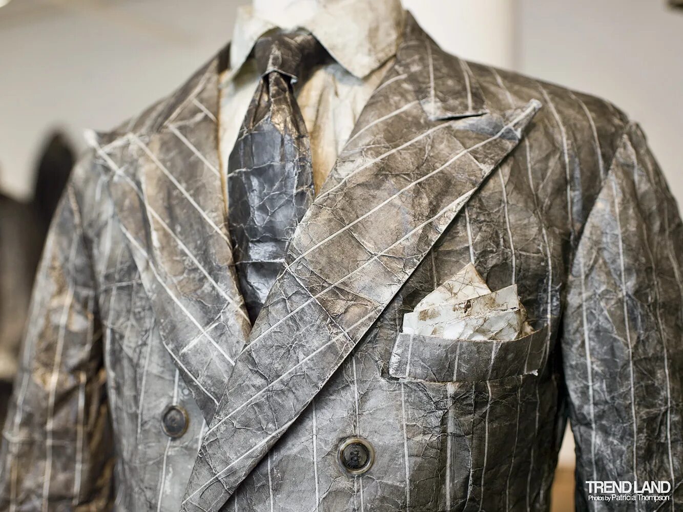 Краги пожарного рваные. Старинный плащ. Изношенная одежда 6. Ветхая одежда. Изношенная одежда 6.