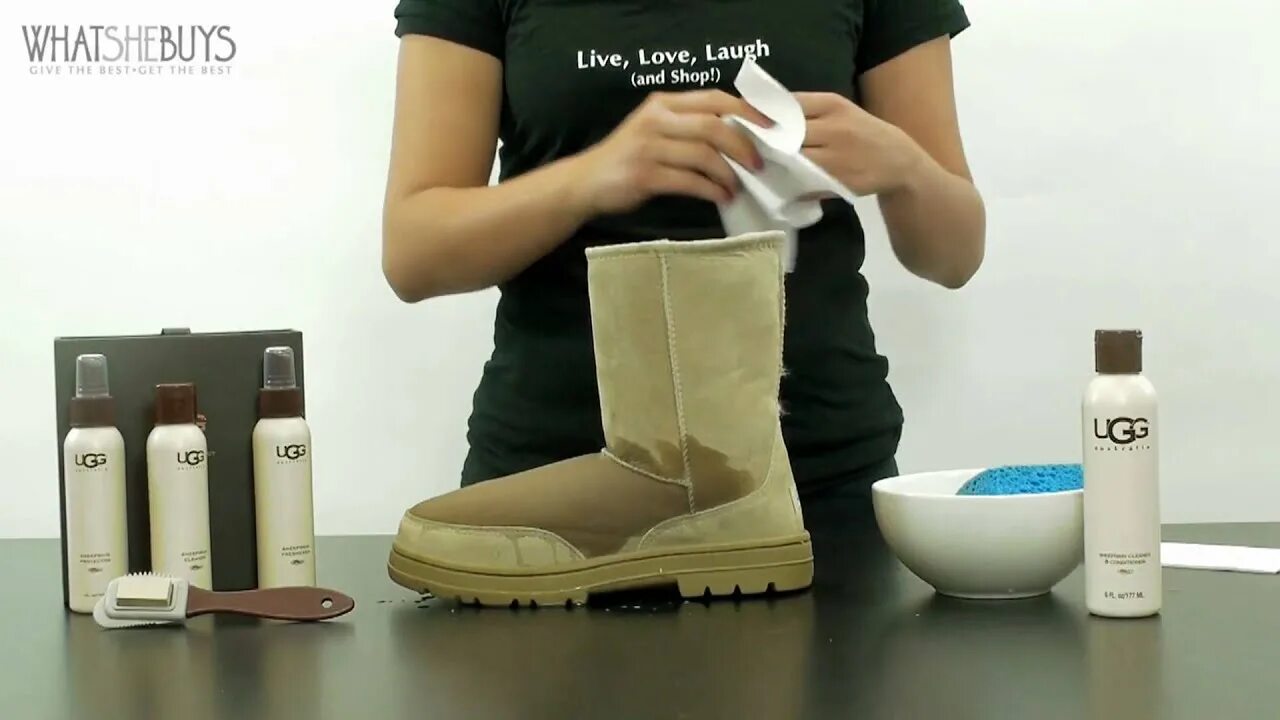 Можно стирать замшевую обувь. Средство UGG. Чистка обуви. UGG защита от воды. Средство для чистки натуральных угг.