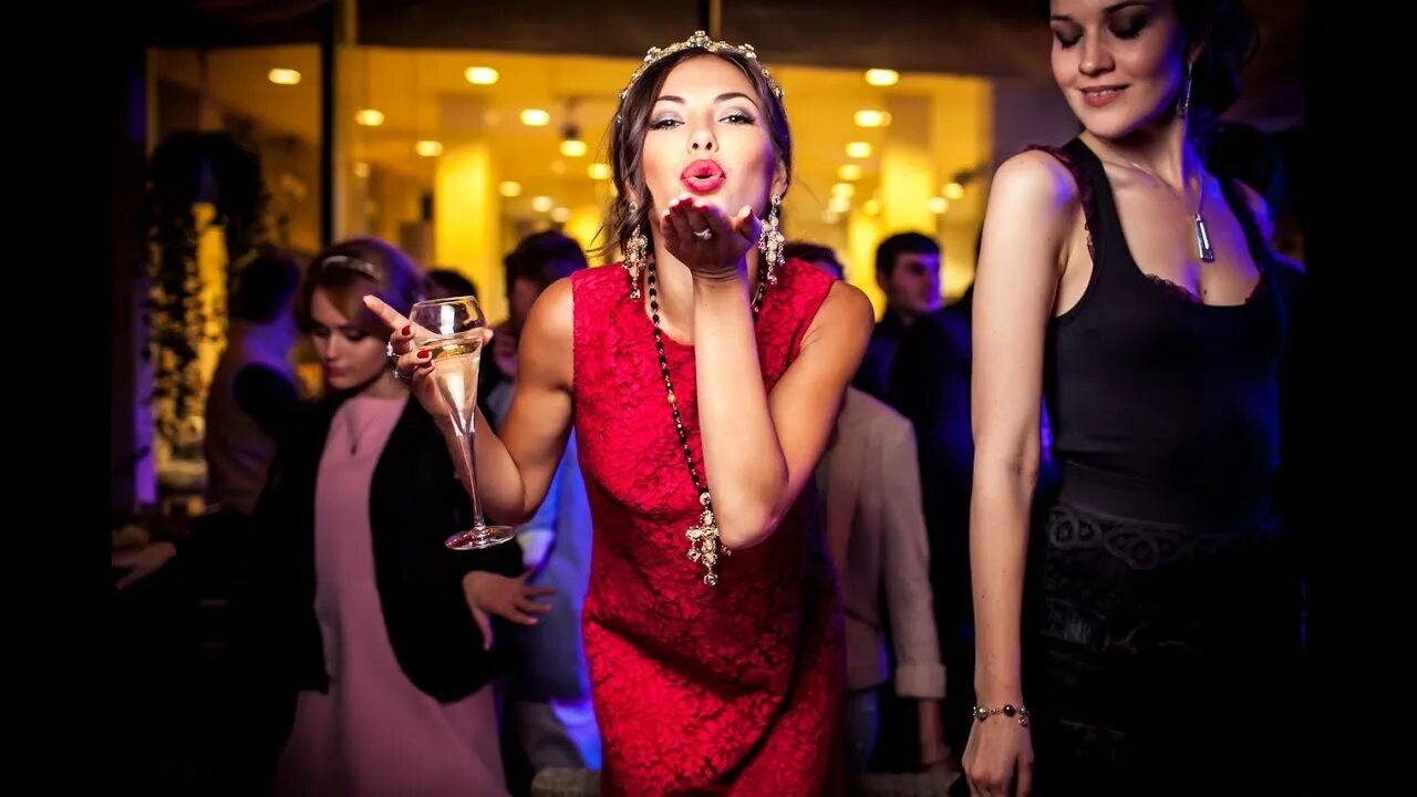 Парень карины нигай влад возраст. Нигай на вечеринке. Милана петрова блоггер. Карина нигай в камеди клаб. Нигай на вечеринке.