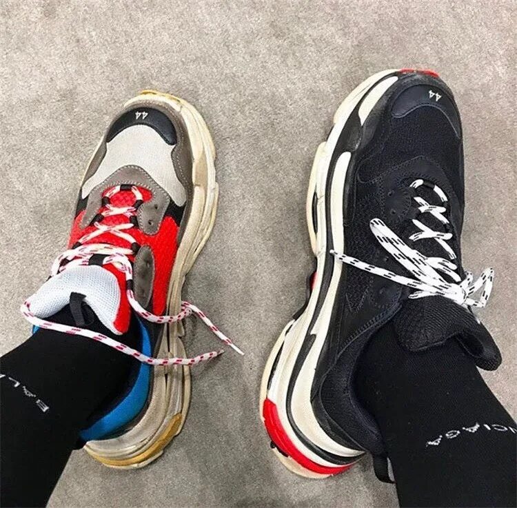 Кроссовки с двумя шнурками