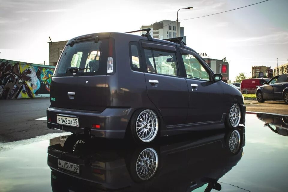 Ниссан куб зет 10. Nissan Cube z10. Nissan Cube z10 JDM. Nissan Cube z10 tuned. Nissan Cube 2001 Tuning.