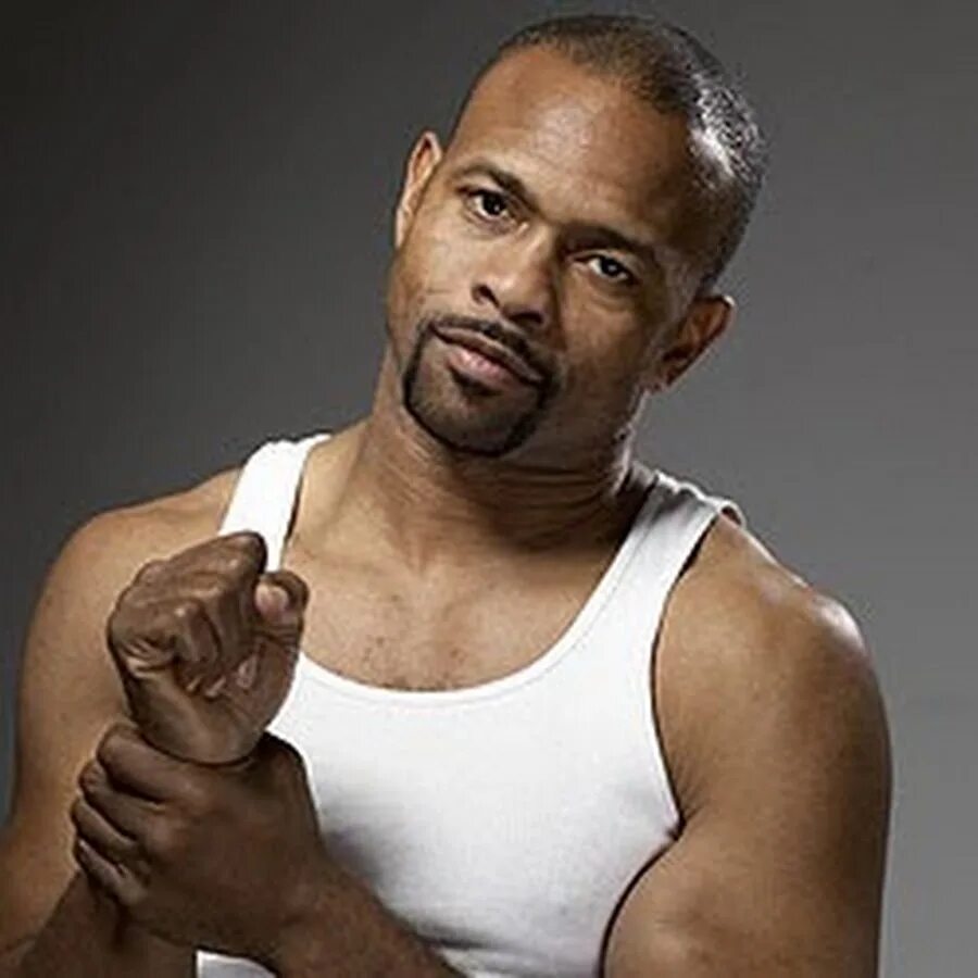 Roy jones can be. Рой Джонс. Рой Джонс младший. Рой Джонс фото. Рой Джонс Капитан Баллард.
