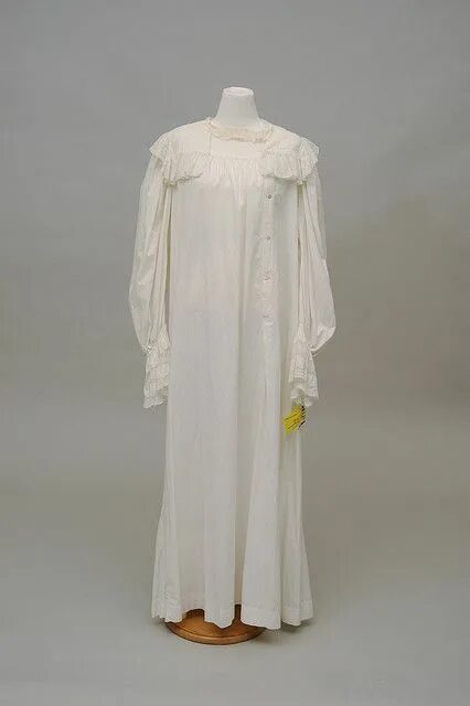 Холок одежда. Элизабет беннет костюм. Женское платье холоку. Бренд 12 storeez основатели. Холок одежда.