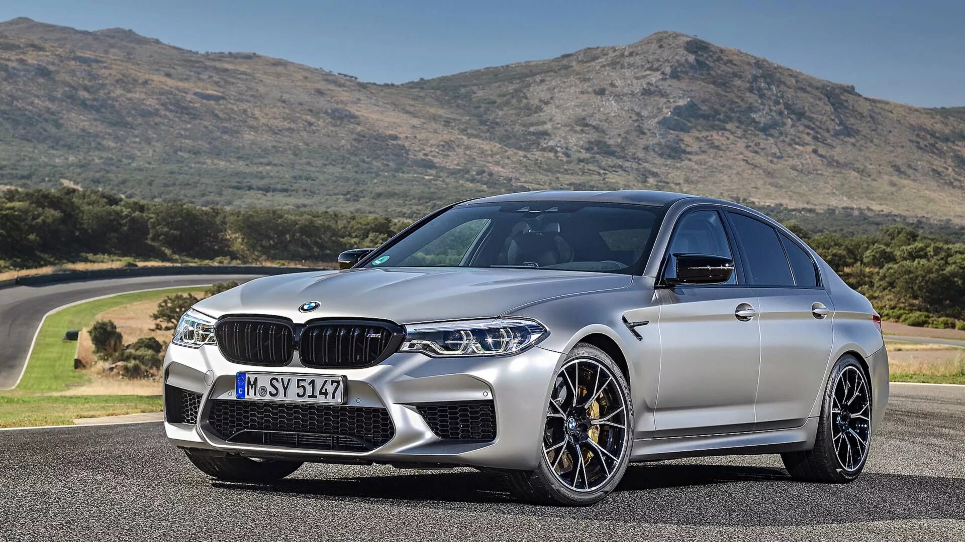 М5 1 час. BMW m5 2019. BMW m5 Competition 2019. BMW m5 f90 серая. BMW m5 f90 2018.