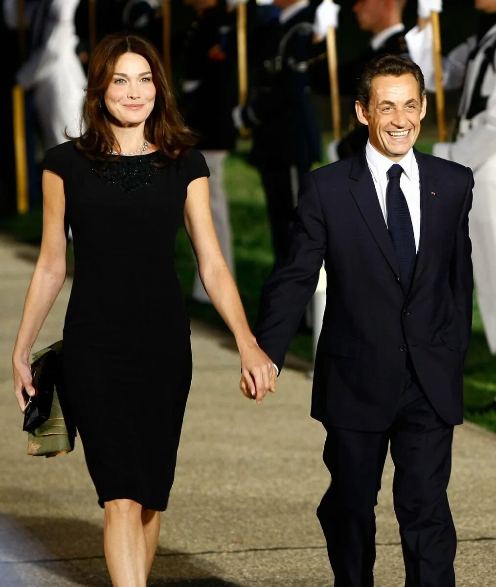 Бруни саркози. Николя Саркози с женой.