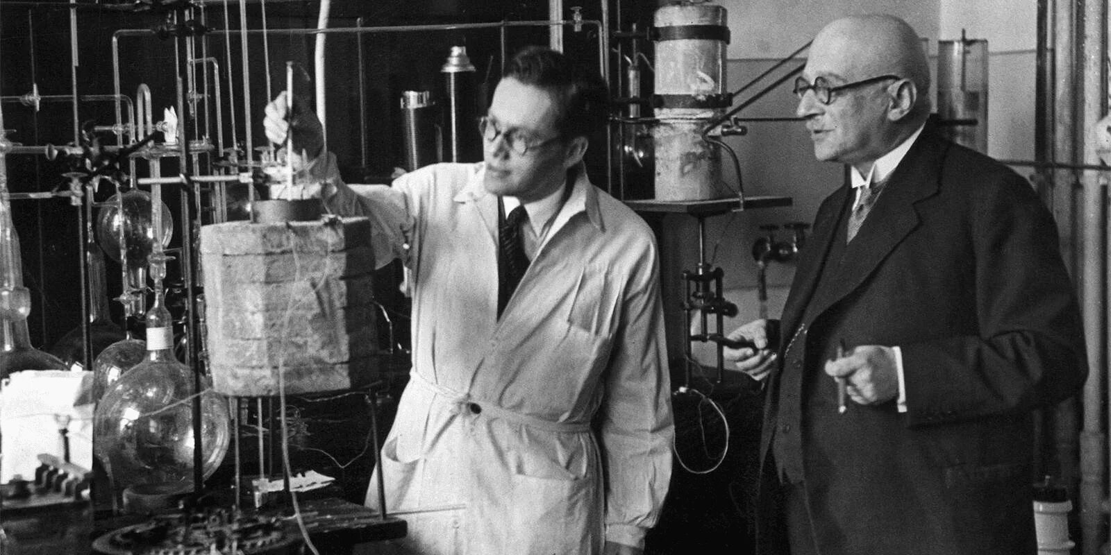Стрептомицин альберт шатц зельман ваксман. Вильгельм конрад рентген изобретения. Великие учёные мира. Зельман ваксман нобелевская премия. Первый ученый в истории.
