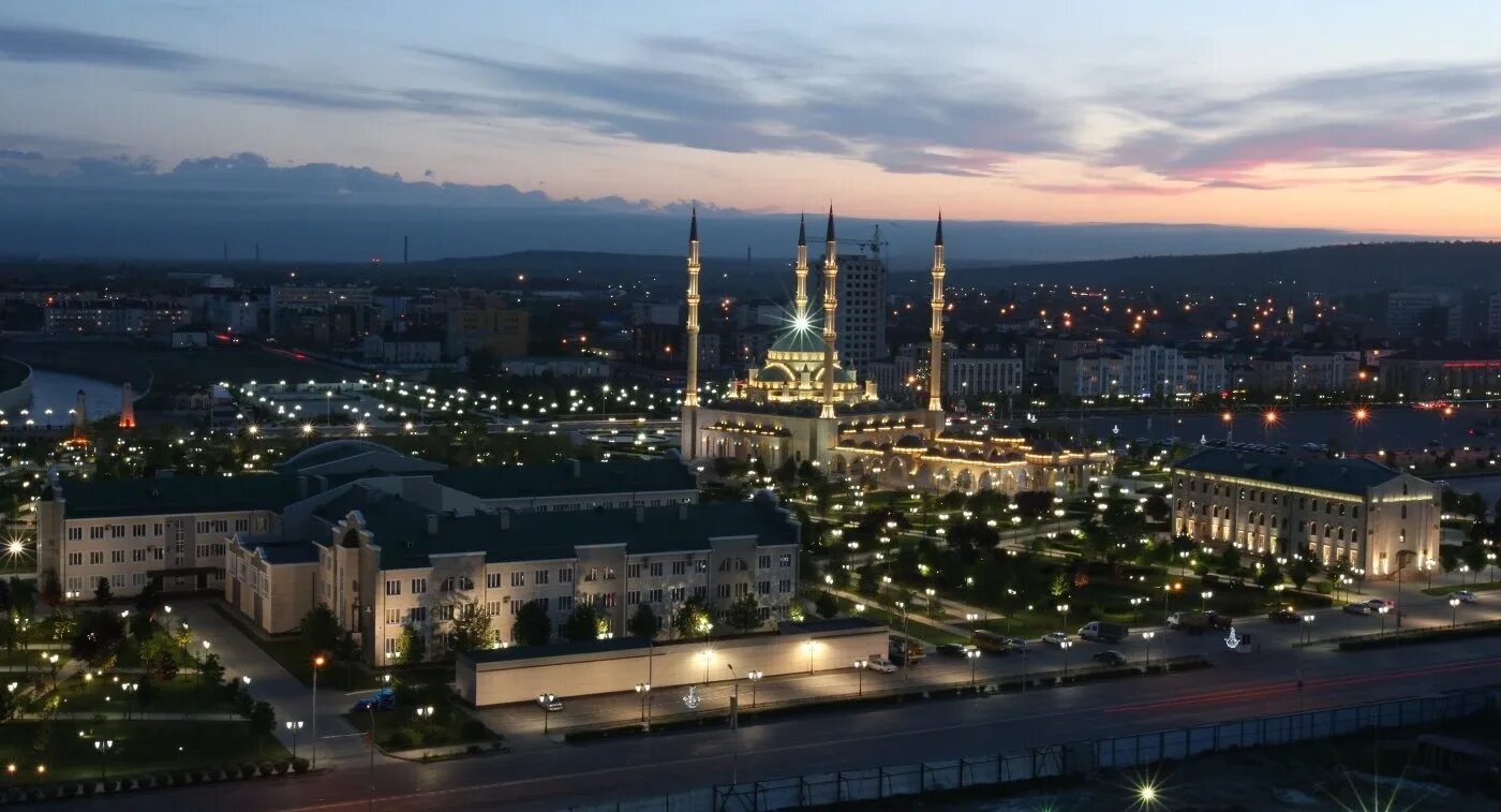 Чечня 2023 грозный. Столица чеченской республикой город грозная. Чечня грозный сейчас. Грозный. Сколько время в грозном.