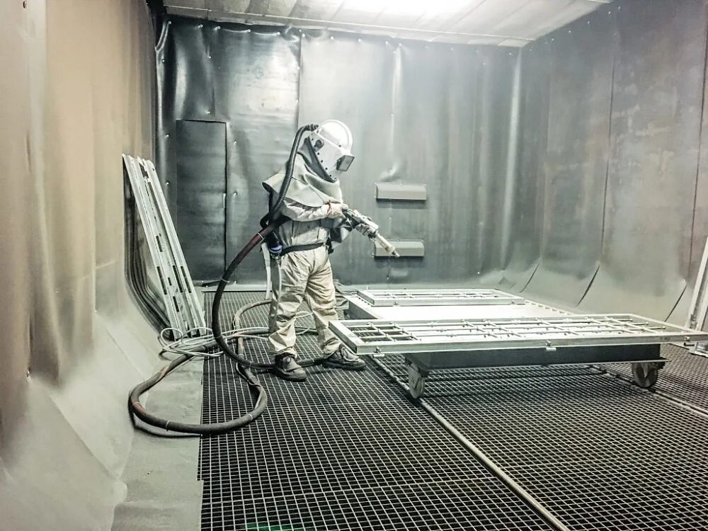 Обработка полей химикатами и пчелы. Деревообрабатывающая промышленность. Мтз 80 сенокос. Обработка зяби панорама. Трактора на сельскохозяйственные поля.