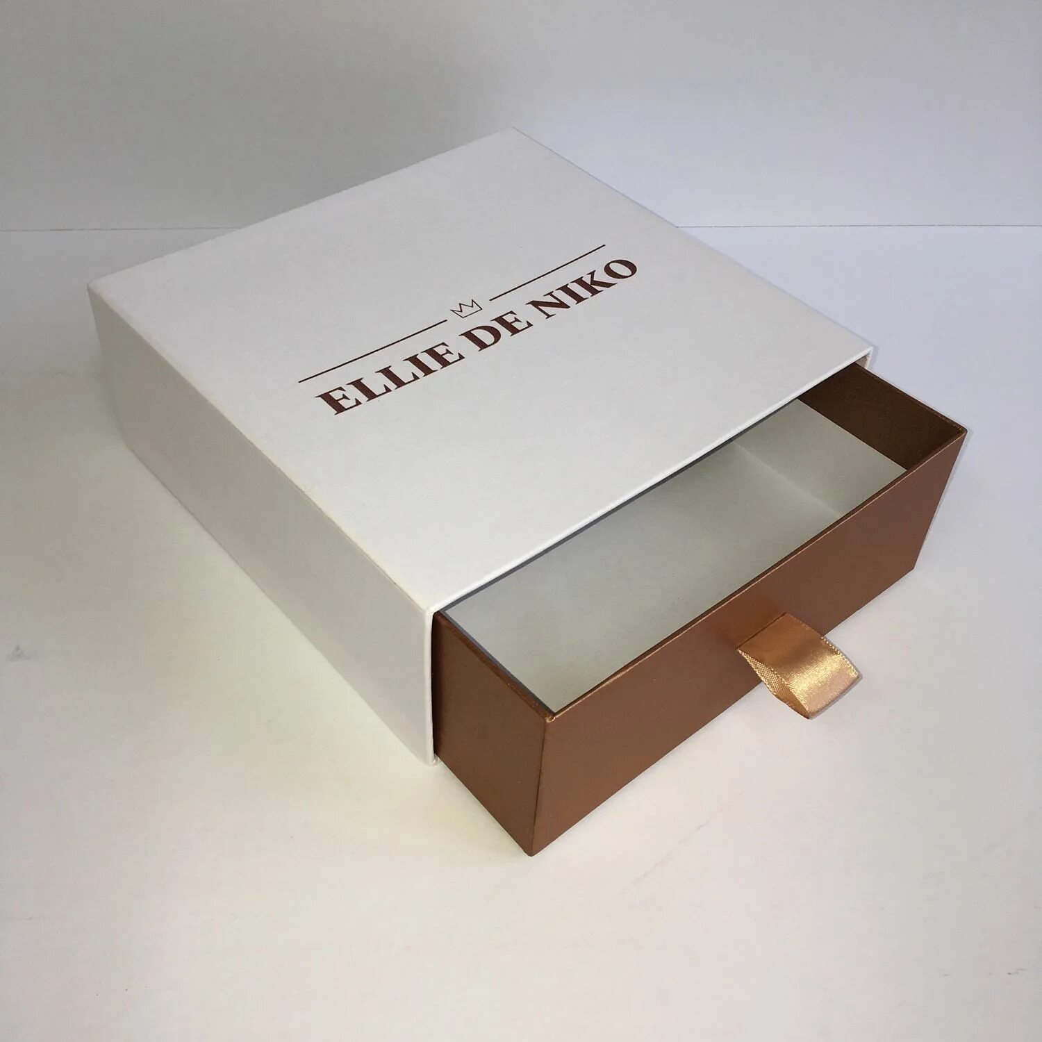 коробка черная выдвижная. коробка пенал. пенал коробочкой. картонная коробка пенал. подарочная коробка пенал.