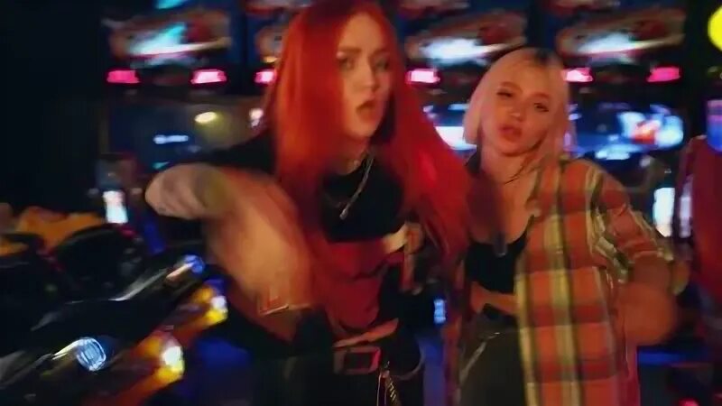 Панк группа кис кис. Группа кис-кис альбомы. Кис кис группа постер. Танец кис кис. Падик кис кис.