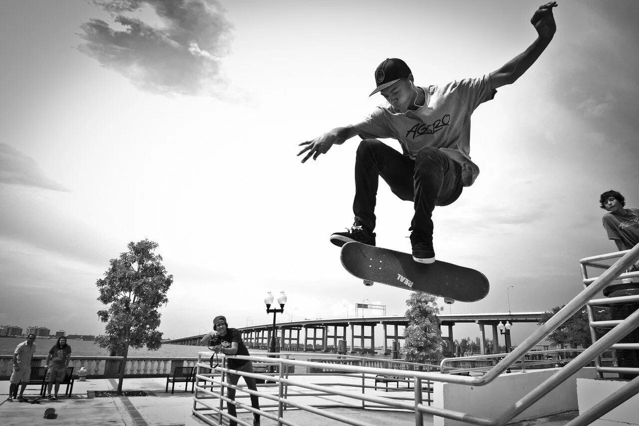 Скейтборд для трюков. Парень на скейте. Тони хоук трюки. Skate фото. Skate фото.