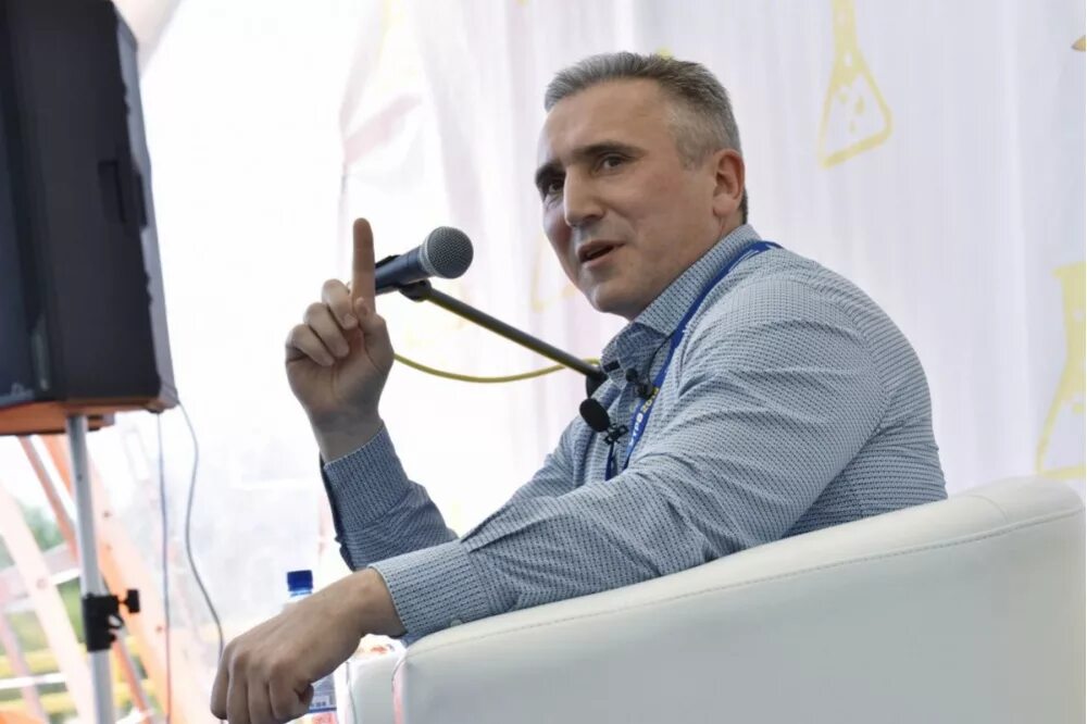 Мор губернатор. Александр мор тюмень. александр моор губернатор. моор губернатор тюменской области. александр моор тюмень.
