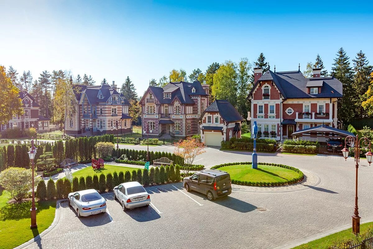 инфраструктура рядом с домом. усадьба романцево калужское шоссе. многоэтажка двор. инфраструктура рядом с домом. загородный поселок снегири.