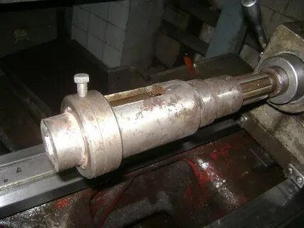 Плашка на токарном станке