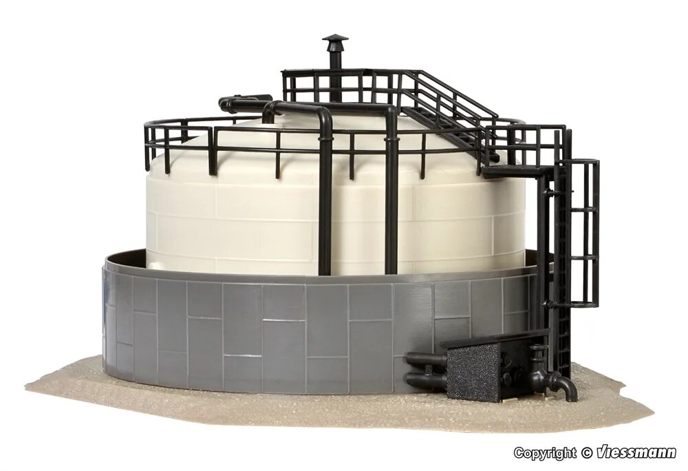 Водозаборные сооружения. Нефтебаза на крейде. Резервуарное оборудование для нефтебаз. Резервуар для воды промышленный. Стальные резервуары рвс 20000.